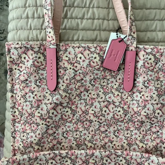 NWT- Coach Keith Haring 7 piece tote set- Firm! - Picture 8 of 16